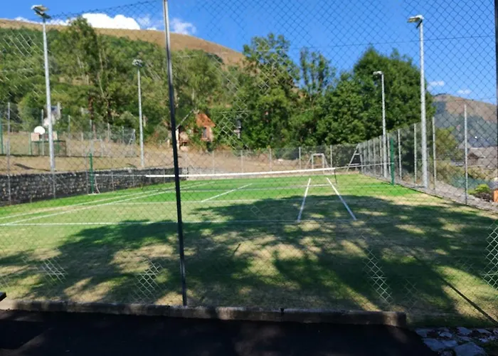Les Nids Pyreneens Dom wakacyjny Castillon-de-Larboust